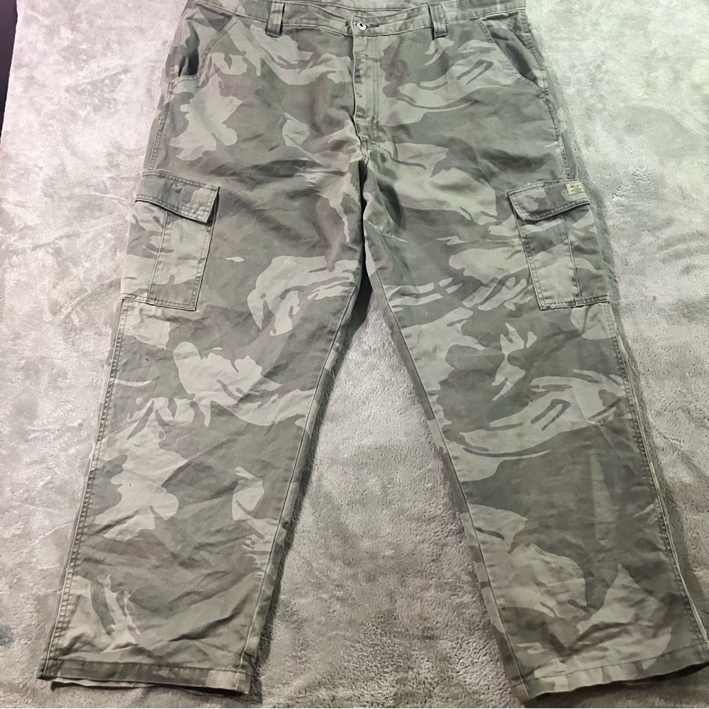 Vintage Men's Camouflage Cargo Pants 100% Cotton Wrangler  10” cuff size 42x30 - Picture 2 of 8